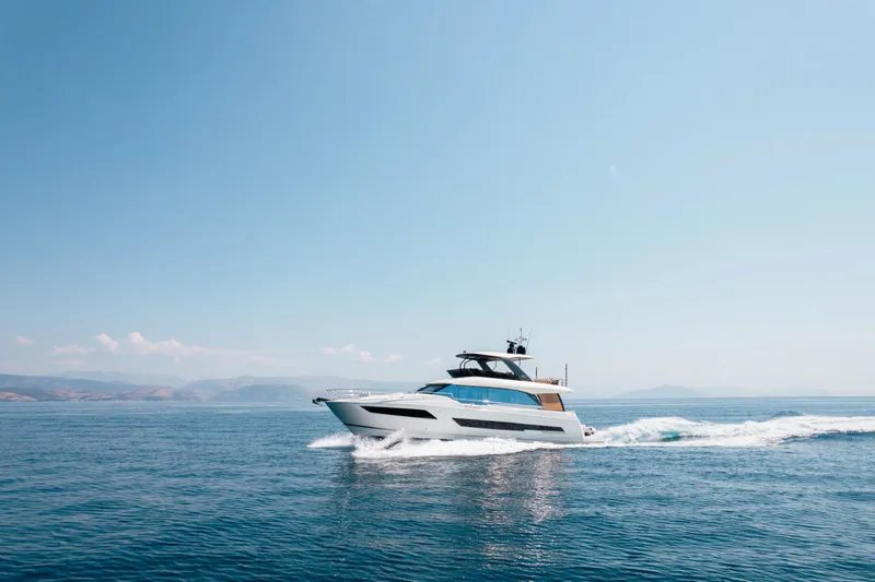 690 Flybridge Yacht Photos Pics 