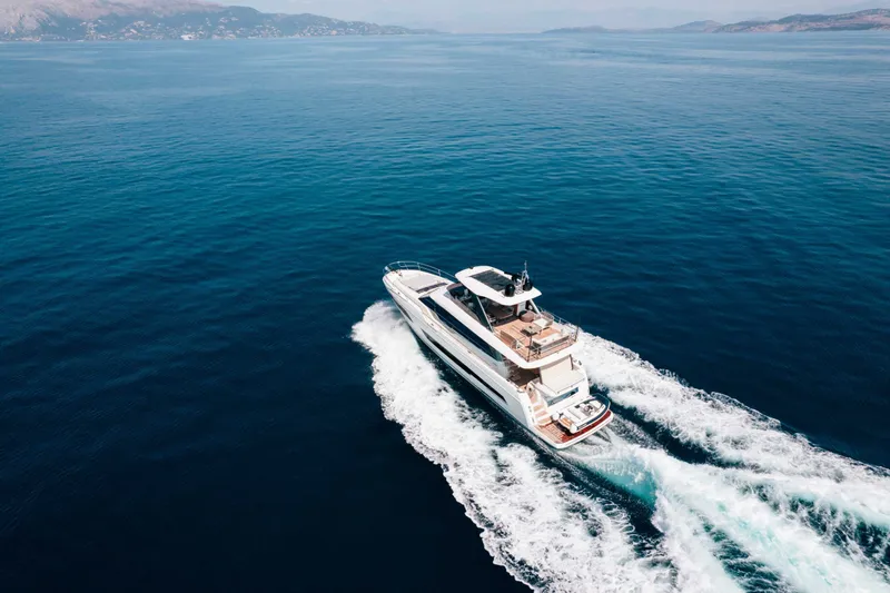 690 Flybridge Yacht Photos Pics 