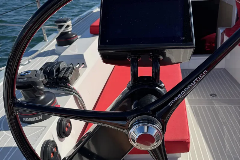Sortie Yacht Photos Pics Steering wheel of 2023 Saffier 33 Life yacht with navigation equipment.