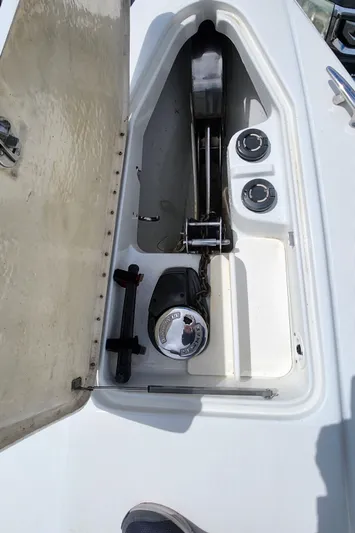 Reduced! Yacht Photos Pics Open hatch of 2005 Formula 400 Super Sport boat showing anchor mechanism.