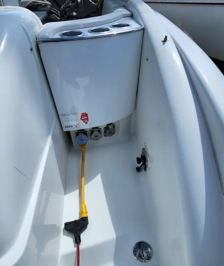 Reduced! Yacht Photos Pics 2005 Formula 400 Super Sport boat interior with cup holders and electrical connections.