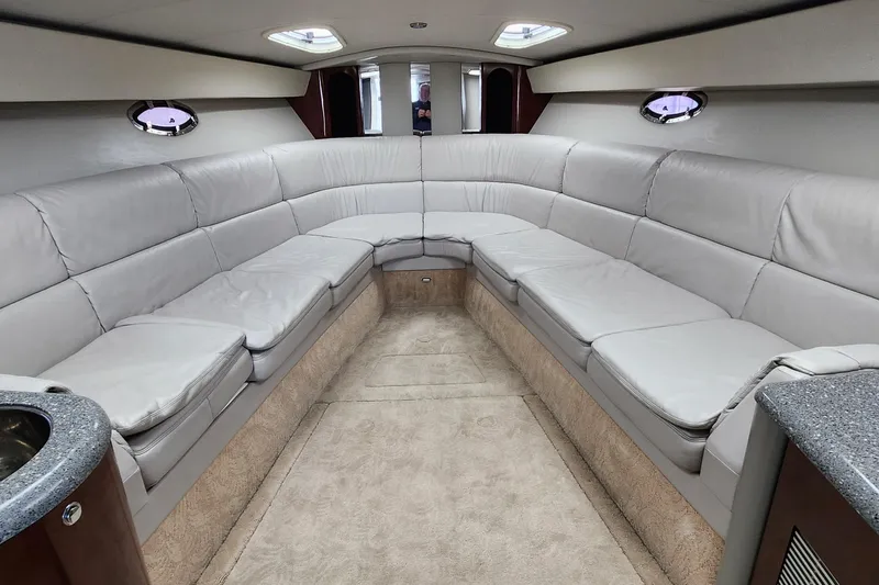 Reduced! Yacht Photos Pics 2005 Formula 400 Super Sport interior with spacious, luxurious seating and modern design.