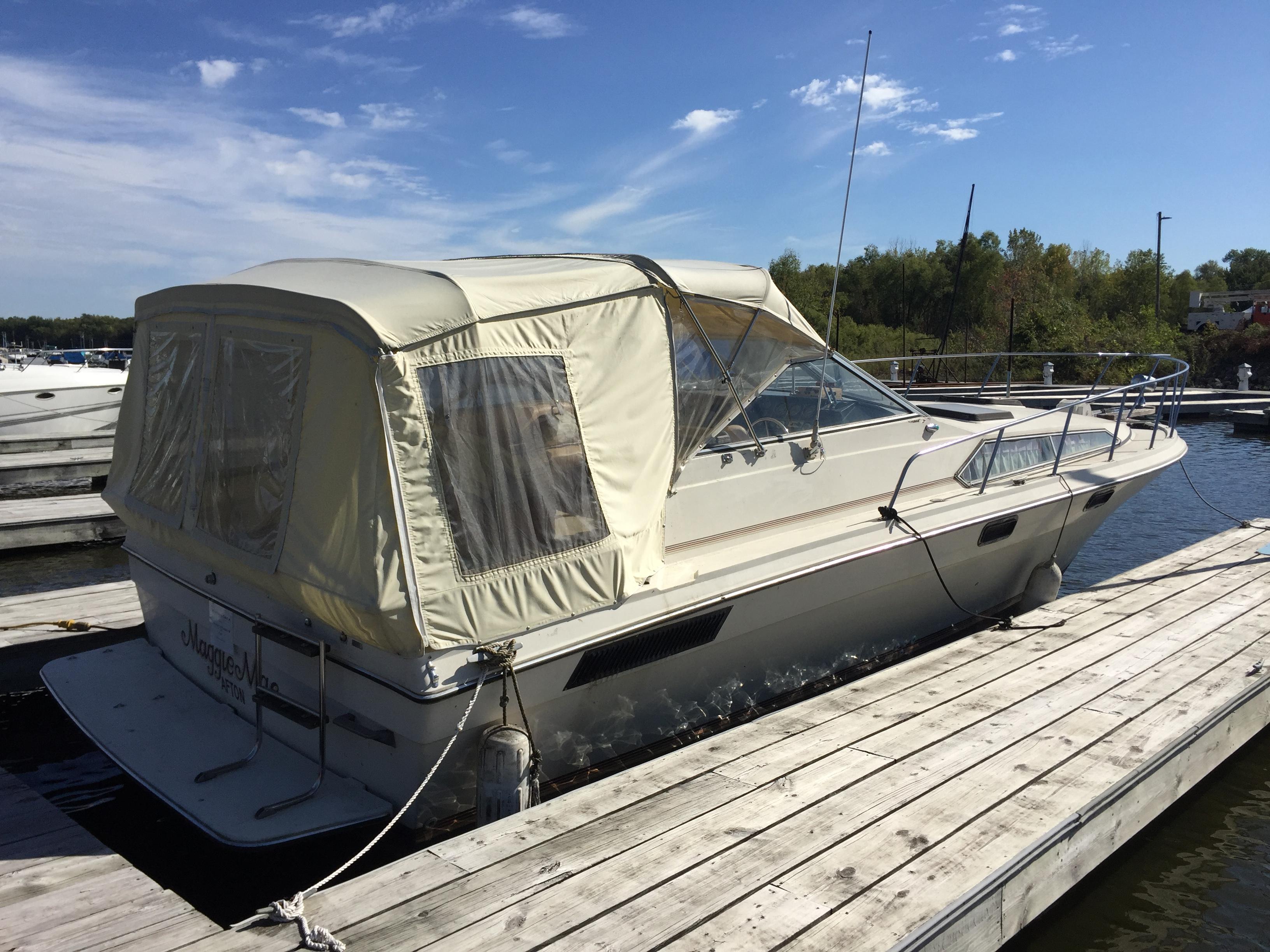 1981 Bayliner 3250 Avanti Sunbridge