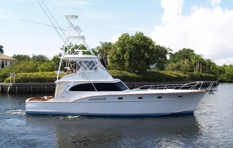 Lucky Yacht Photos Pics 
