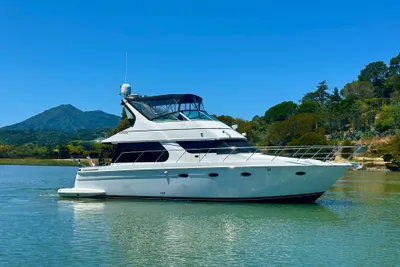Carver 45 Voyager