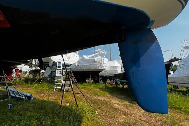 Blue Sky Yacht Photos Pics 