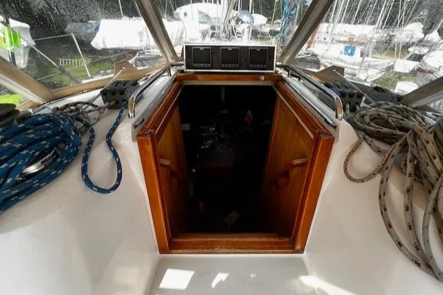 Blue Sky Yacht Photos Pics 