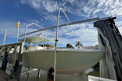 Venture 39 Center Console