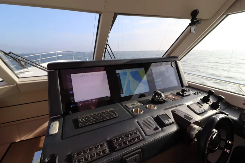 55 Ht Yacht Photos Pics 