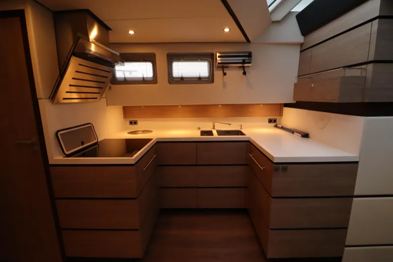 55 Ht Yacht Photos Pics 