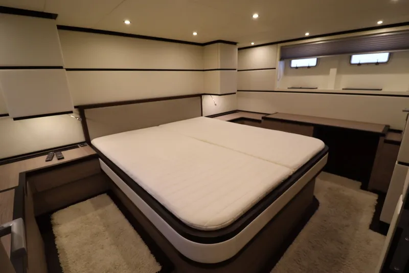 55 Ht Yacht Photos Pics 