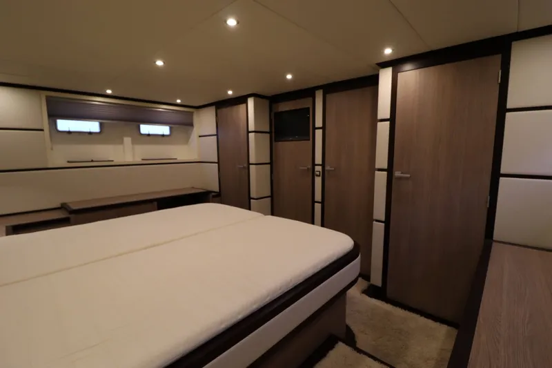 55 Ht Yacht Photos Pics 
