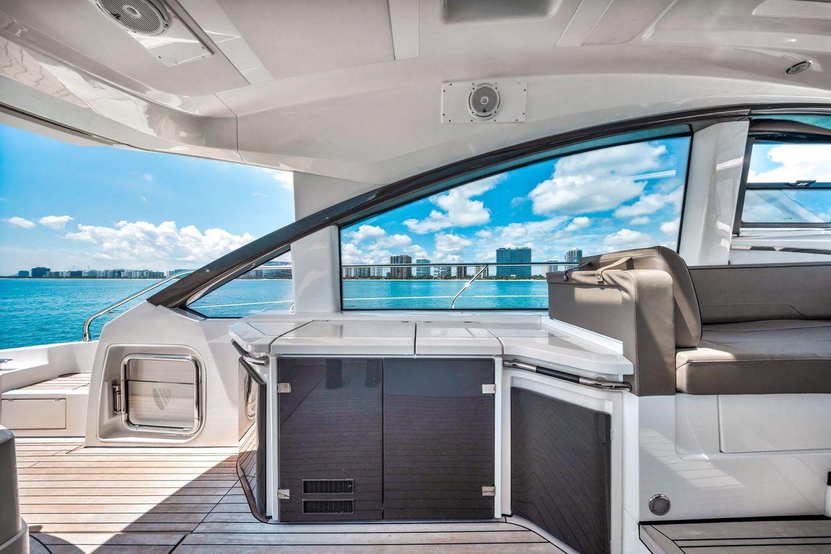 2018 Fairline 53 