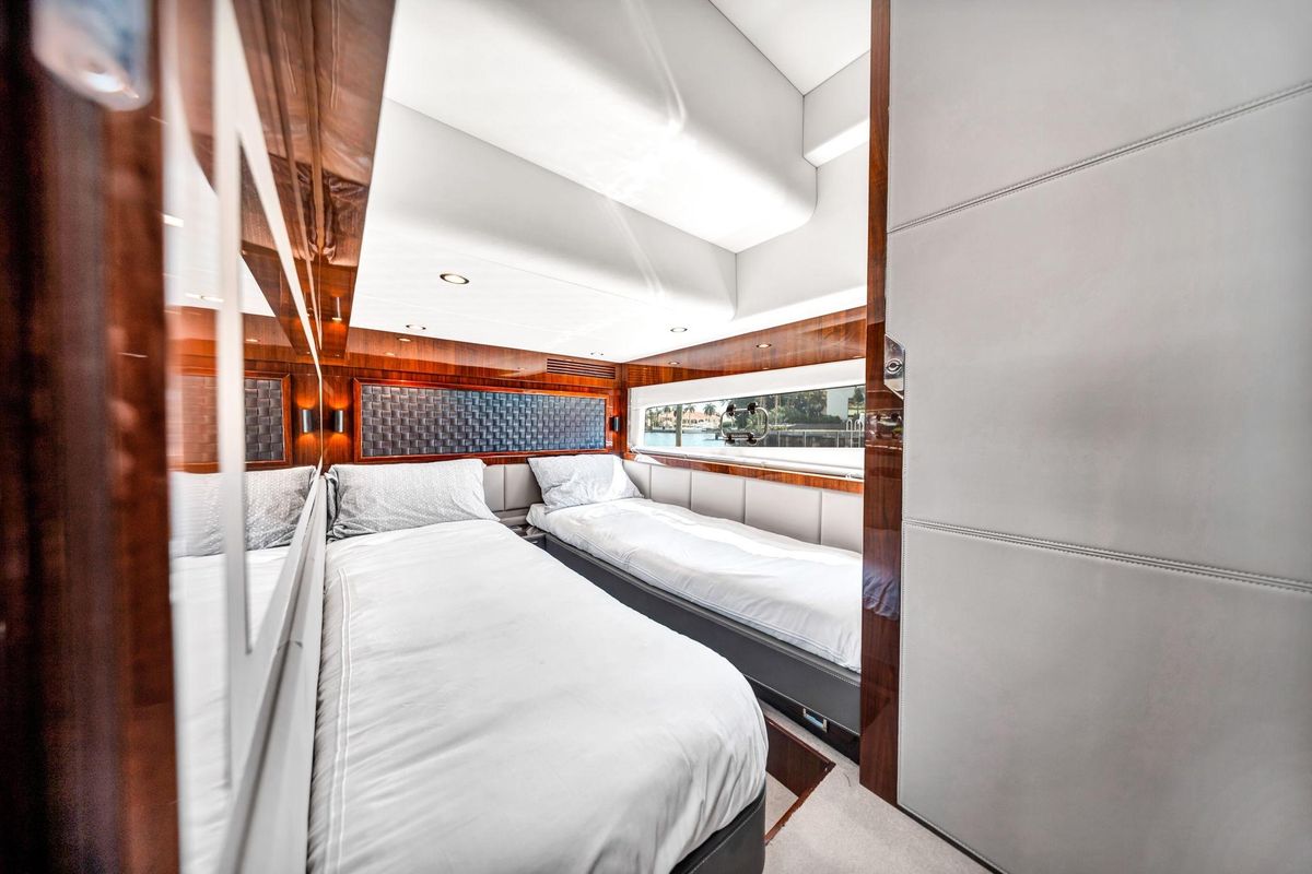 2018 Fairline 53 
