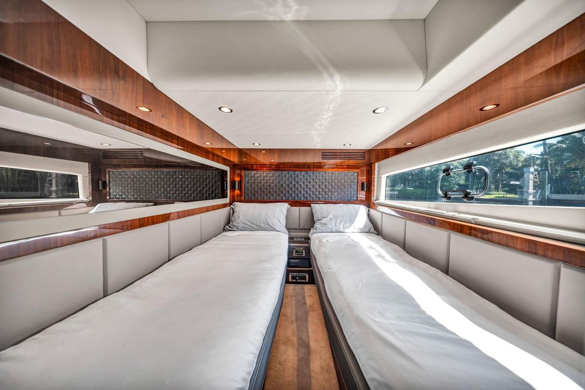 2018 Fairline 53 