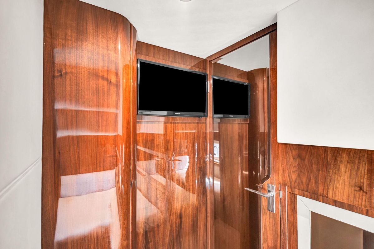 2018 Fairline 53 