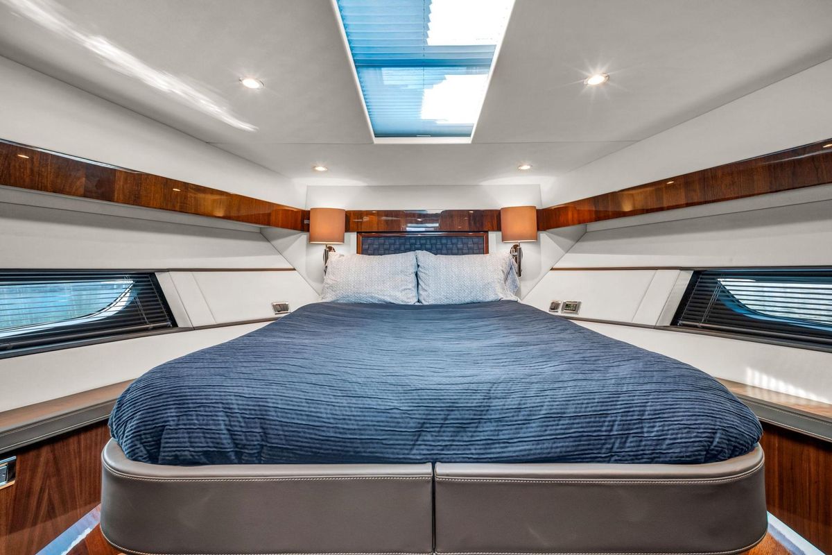 2018 Fairline 53 
