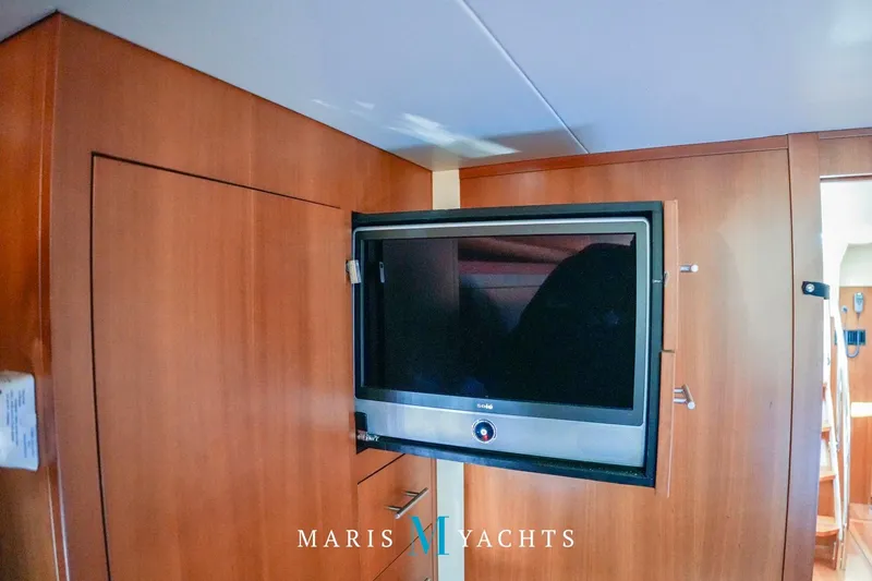  Yacht Photos Pics Flat-screen TV in 2009 Regal 52 Sport Coupe yacht interior.