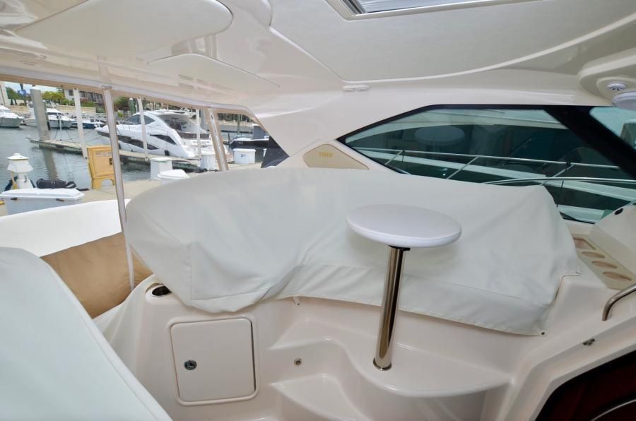 2008 Tiara Yachts 3500 Sovran