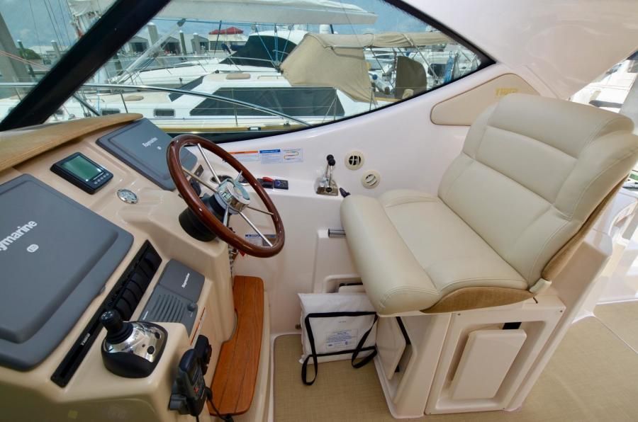 2008 Tiara Yachts 3500 Sovran