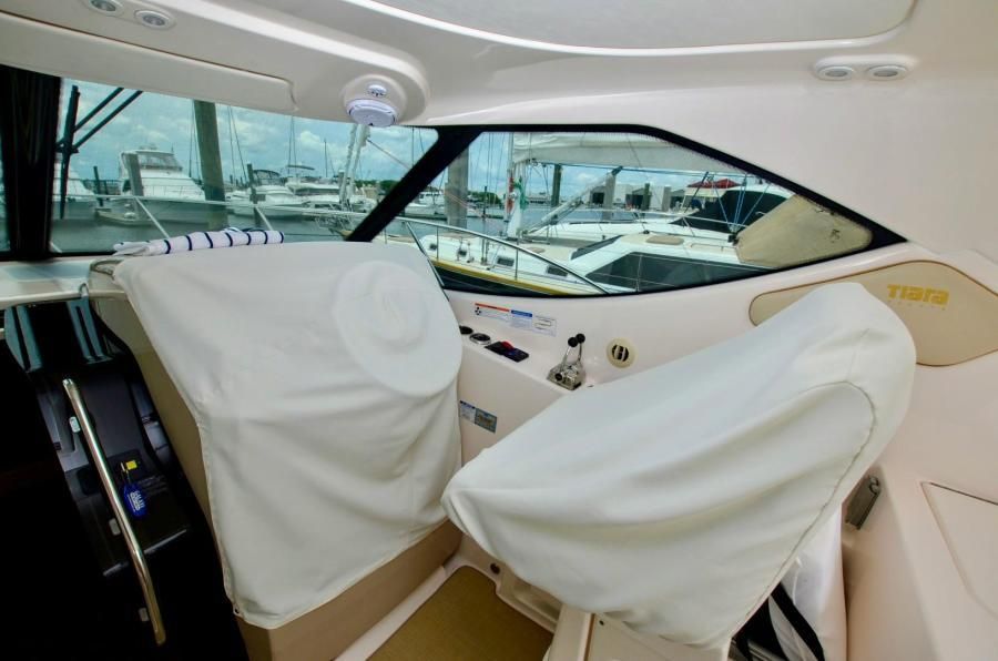 2008 Tiara Yachts 3500 Sovran