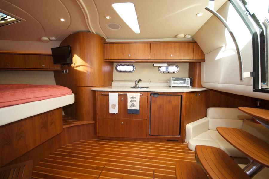 2008 Tiara Yachts 3500 Sovran