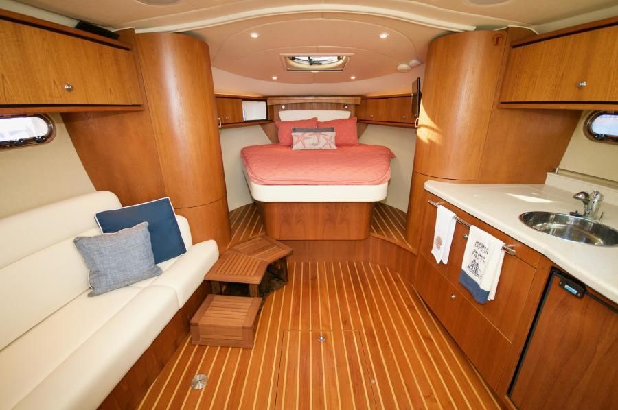 2008 Tiara Yachts 3500 Sovran