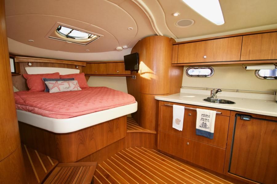 2008 Tiara Yachts 3500 Sovran