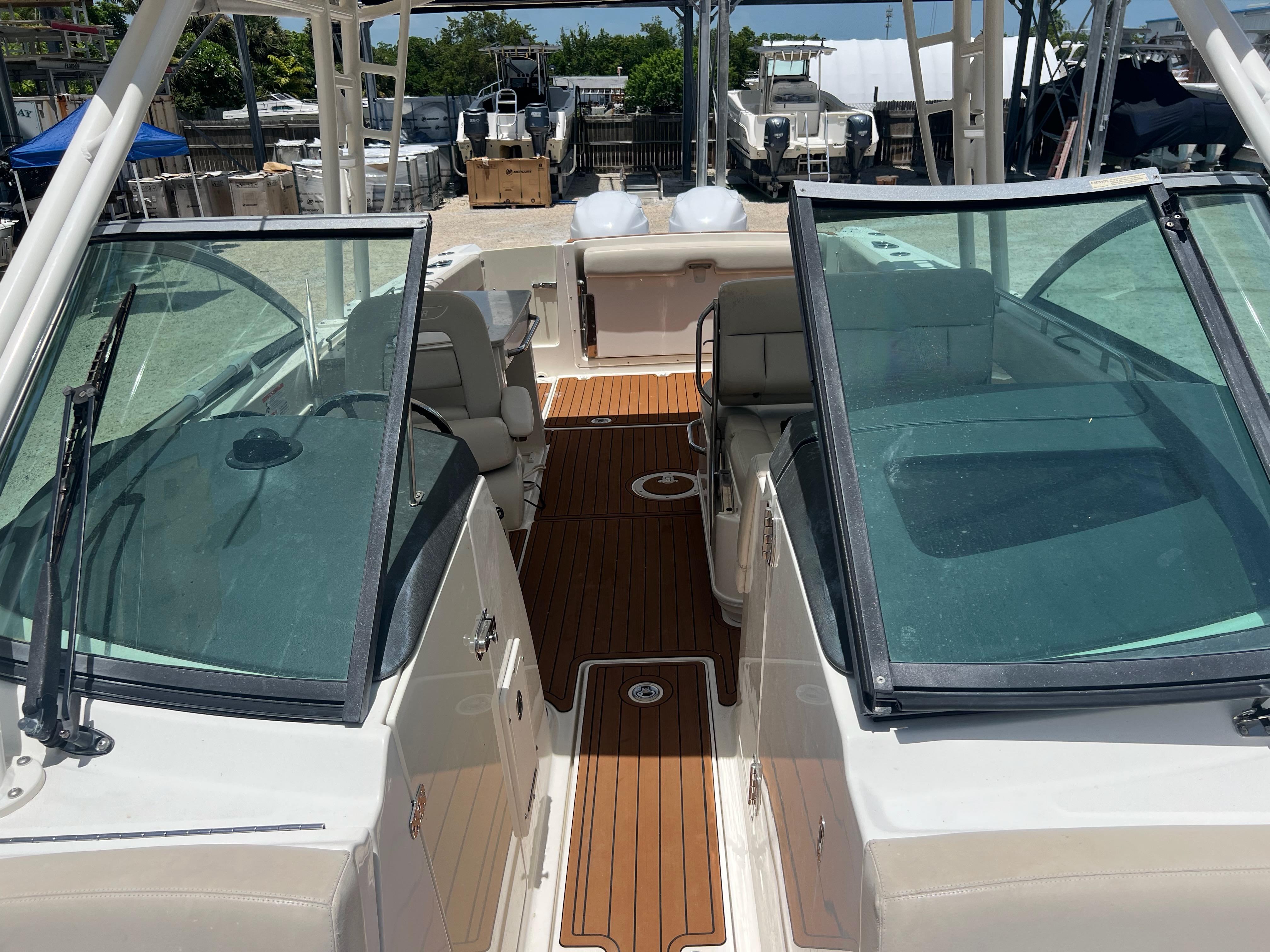 2014 Boston Whaler 270 Vantage Dual Console for sale - YachtWorld