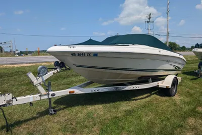 Sea Ray 185 Bow Rider