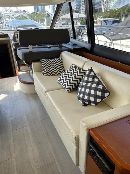 2015 Prestige 550 Flybridge