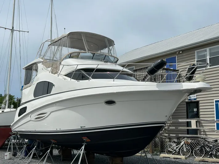 Ps Thank You Yacht Photos Pics 2004 Silverton 39 Motor Yacht on display at a marina.