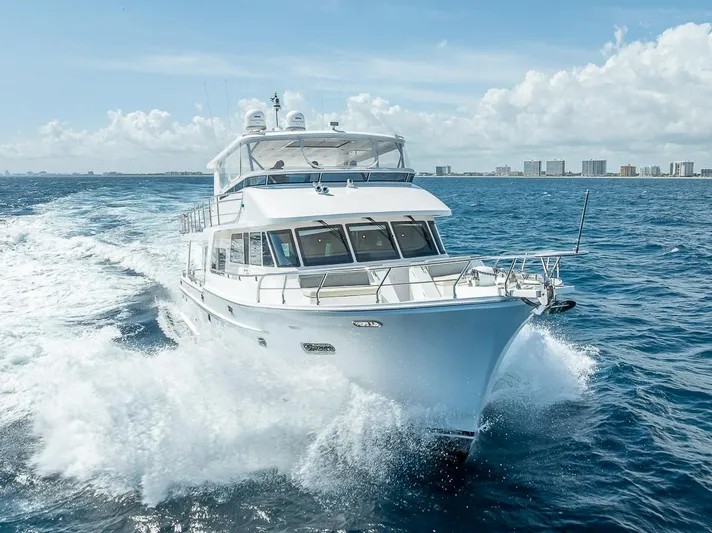 Sunny Seajay Yacht Photos Pics Luxury Hampton 658l Endurance yacht cruising on open sea, 2022 model.