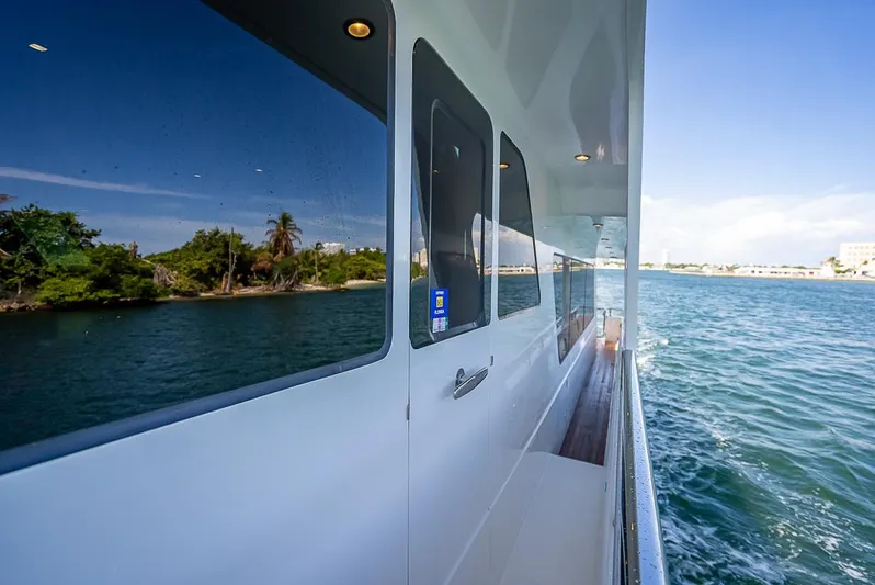 Sunny Seajay Yacht Photos Pics 