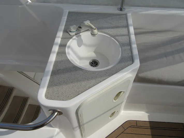 Africa 3 Yacht Photos Pics Africat Marine 420 yacht sink area, 2008 model, with countertop and storage.