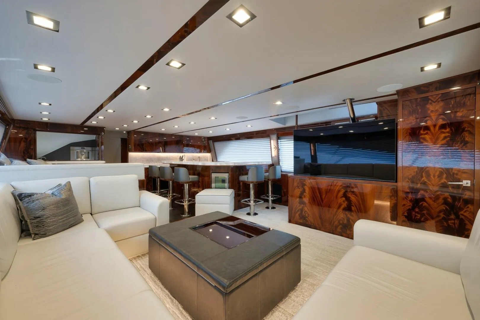 2025 Viking 90 Convertible- NIKKI BELLA- Salon