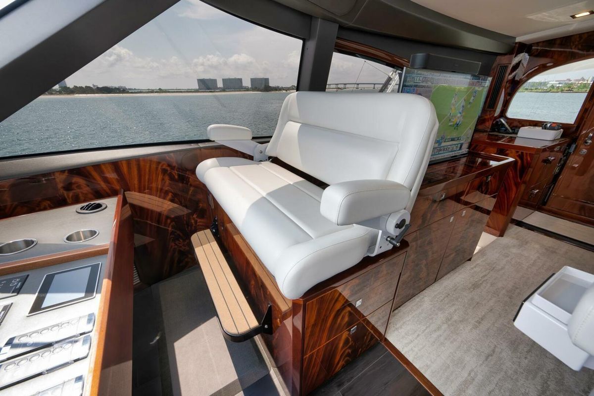 2025 Viking 90 