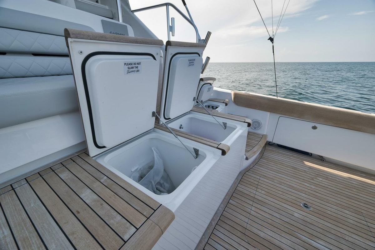 2025 Viking 90 