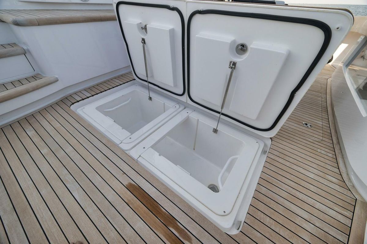 2025 Viking 90 