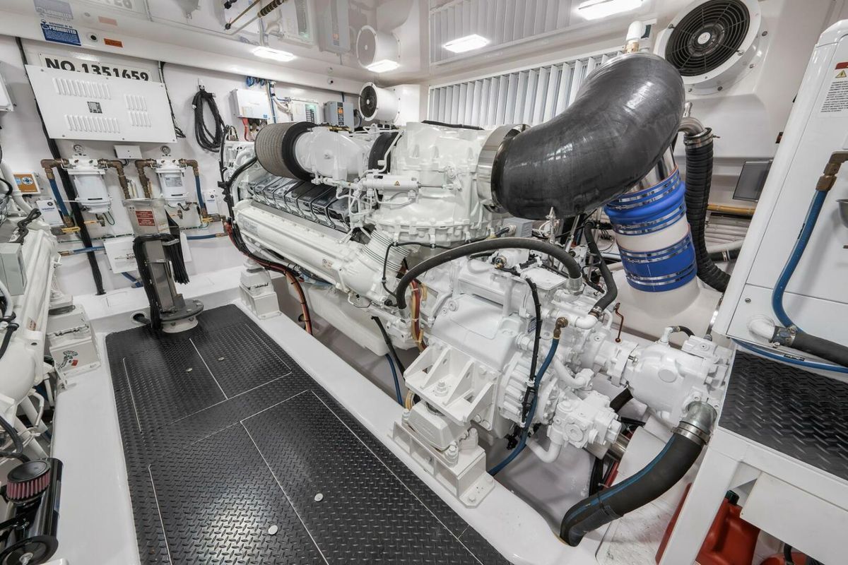 2025 Viking 90 