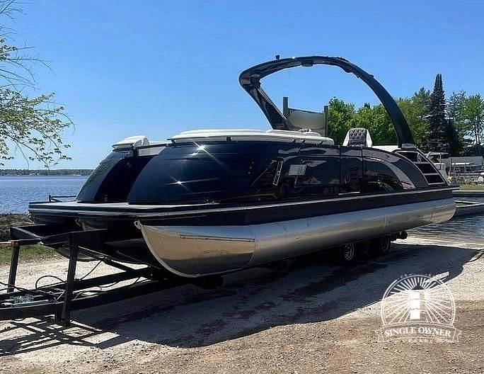 Bennington Pontoon Boats For Sale in Michigan