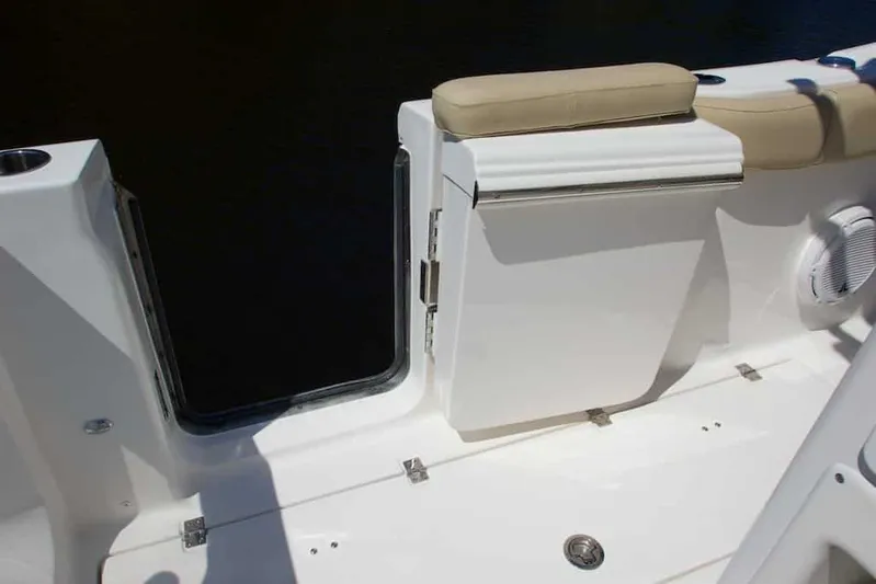  Yacht Photos Pics Manufacturer Provided Image