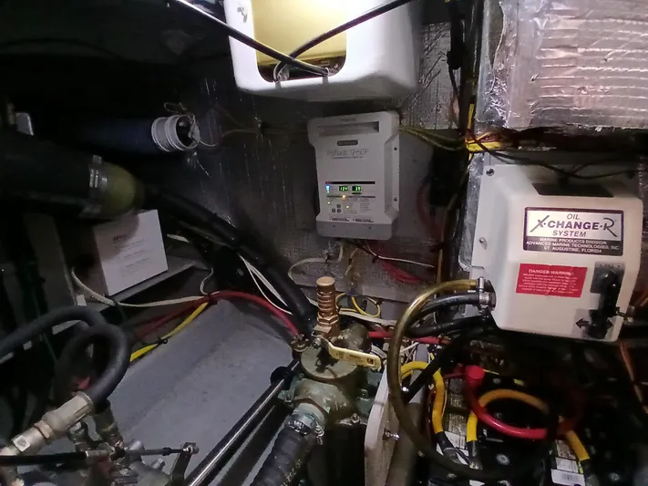 Blind Squirel Yacht Photos Pics Engine room of 2006 Silverton 35 Motor Yacht with oil change system and wiring.