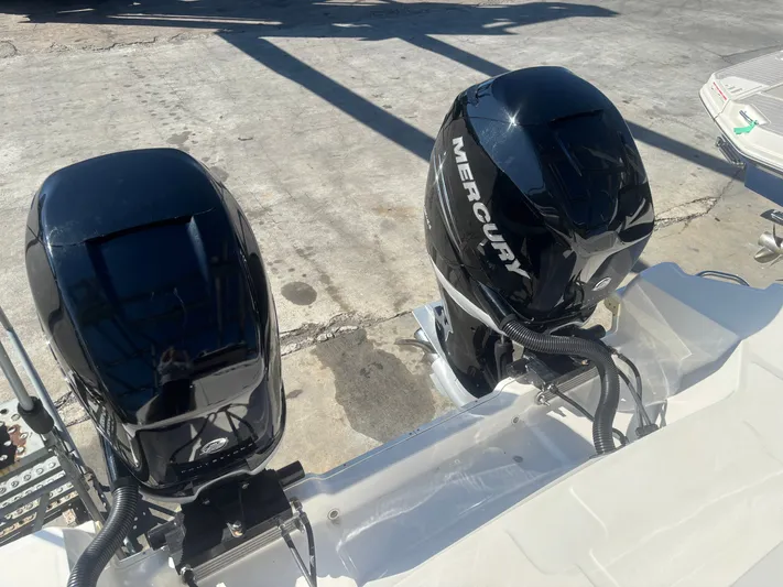 Why Knot Yacht Photos Pics 