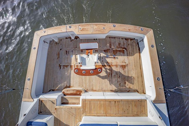 2003-65-viking-65-convertible-enclosed-bridge