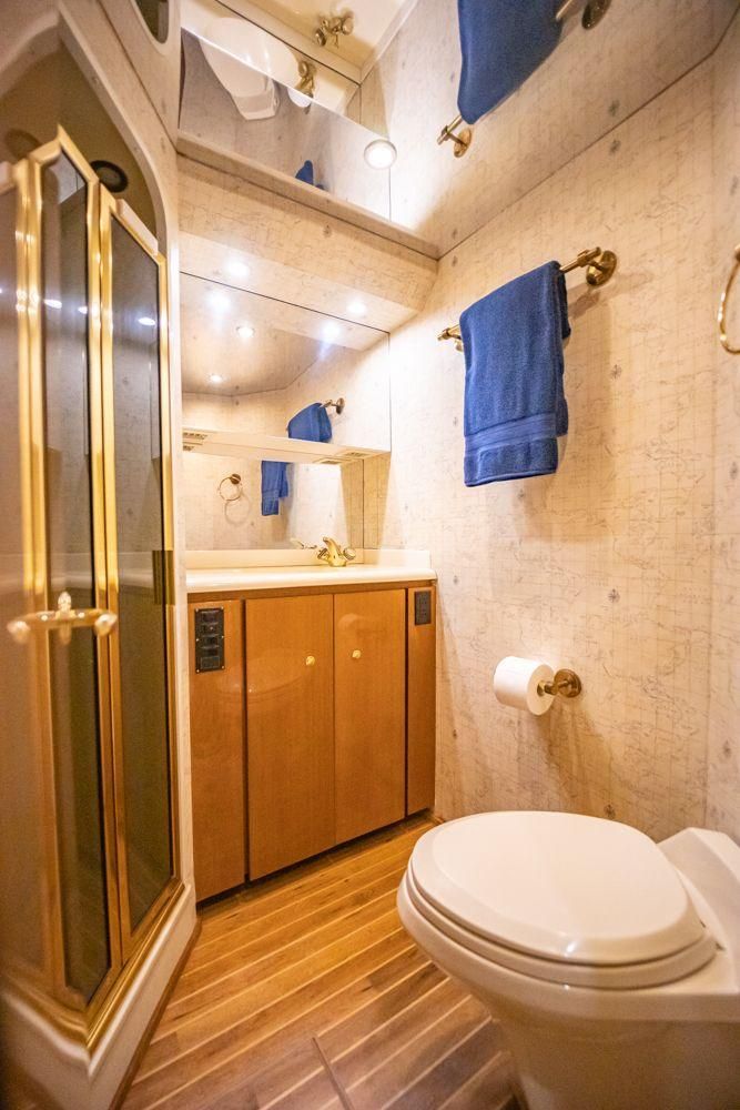 2003 Viking 65 