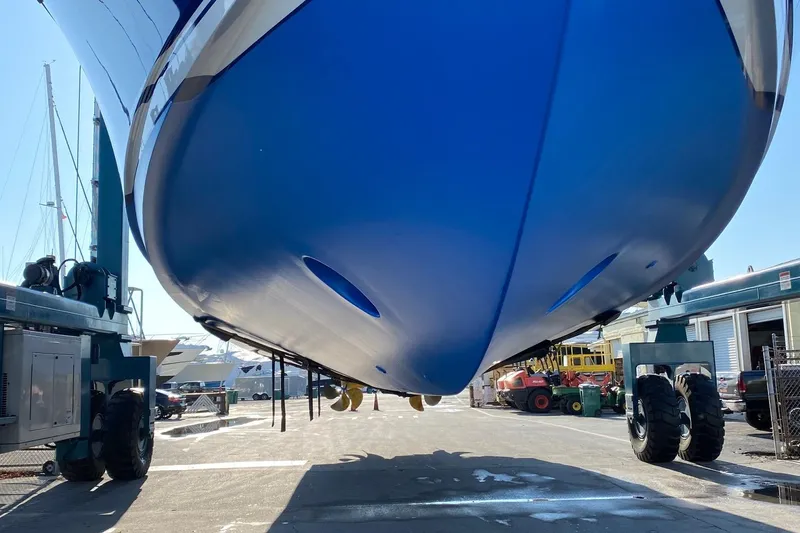 Killin Time Yacht Photos Pics 