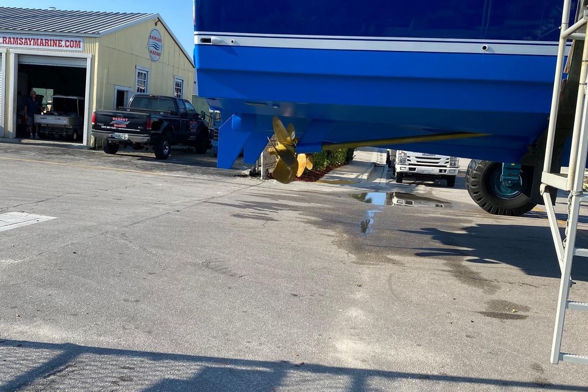 2003 Viking 65 