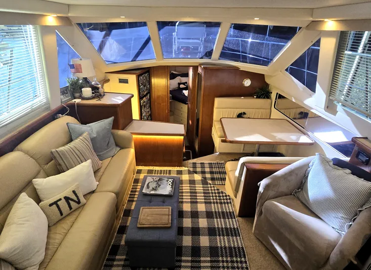 Hook & Ladder Yacht Photos Pics 