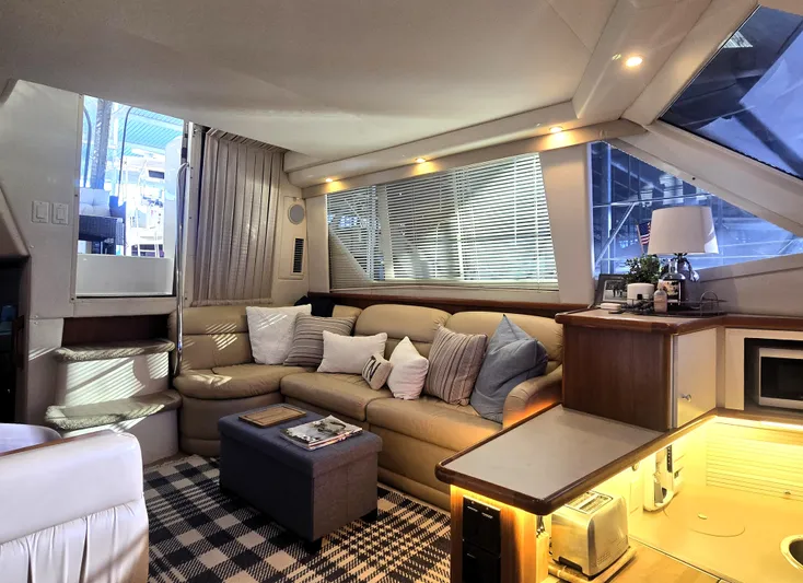 Hook & Ladder Yacht Photos Pics 